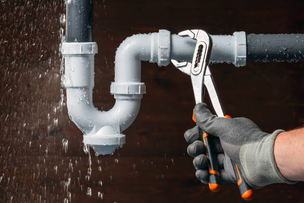 Professional Emergency Plumber technician working in Orange, VA